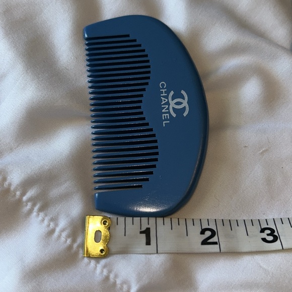 CHANEL Blue Travel Comb And Button Close Denium Pouch Set - Picture 12 of 15